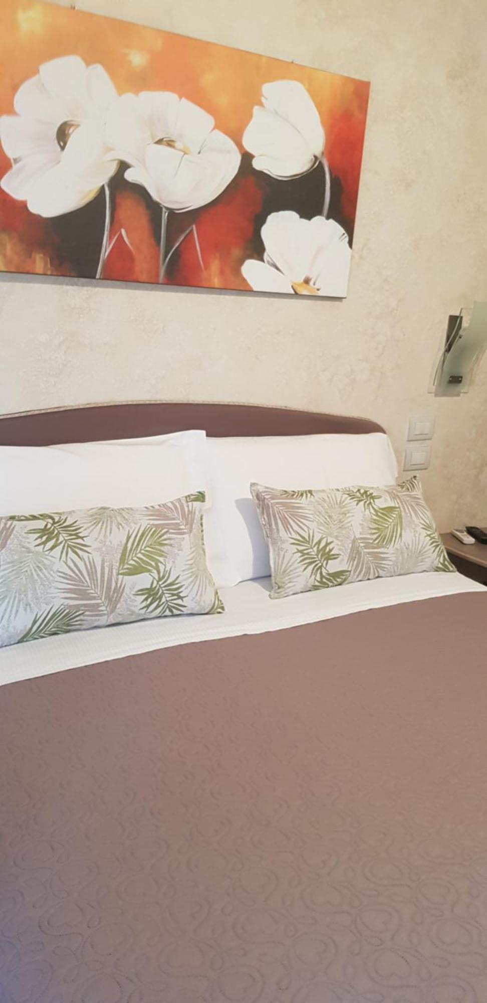 Hotel Margherita Meuble Сирмионе Екстериор снимка