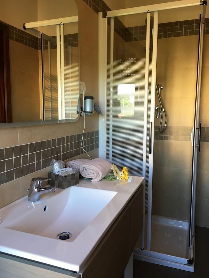 Hotel Margherita Meuble Сирмионе Екстериор снимка