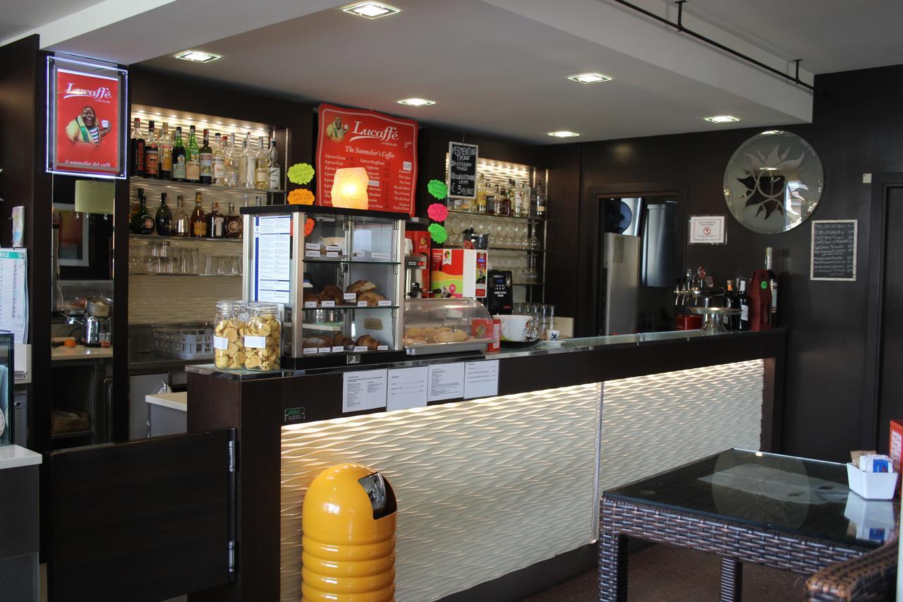 Hotel Margherita Meuble Сирмионе Екстериор снимка