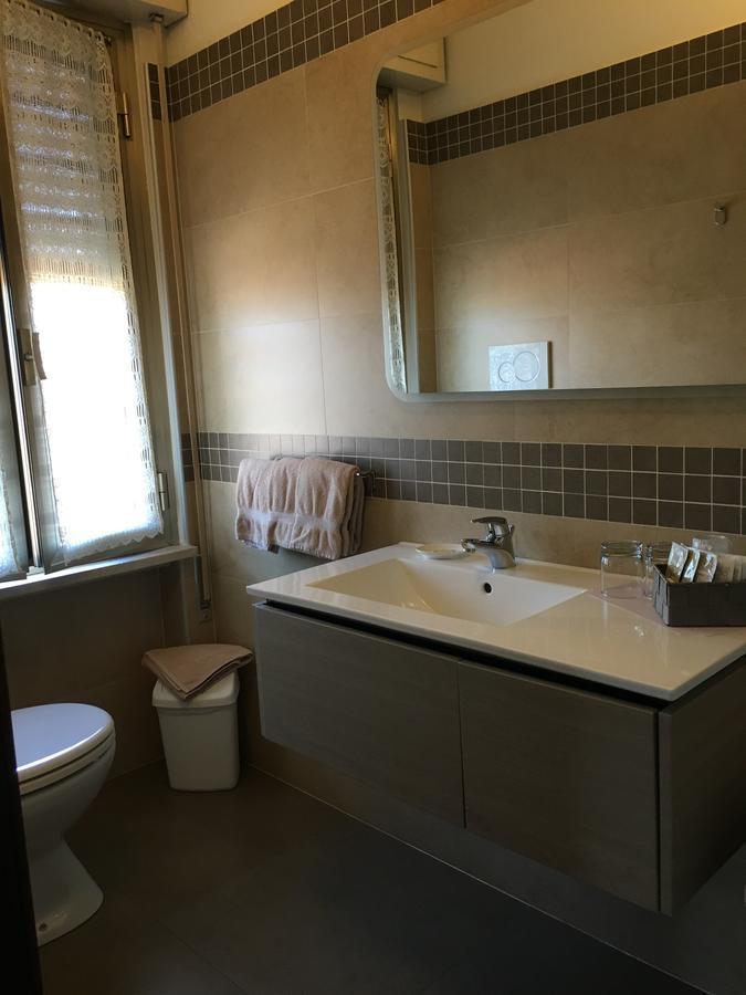 Hotel Margherita Meuble Сирмионе Екстериор снимка