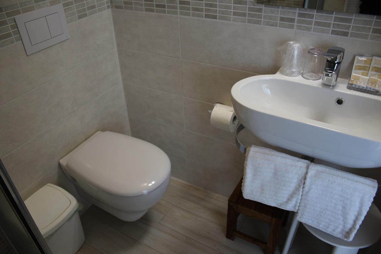 Hotel Margherita Meuble Сирмионе Екстериор снимка