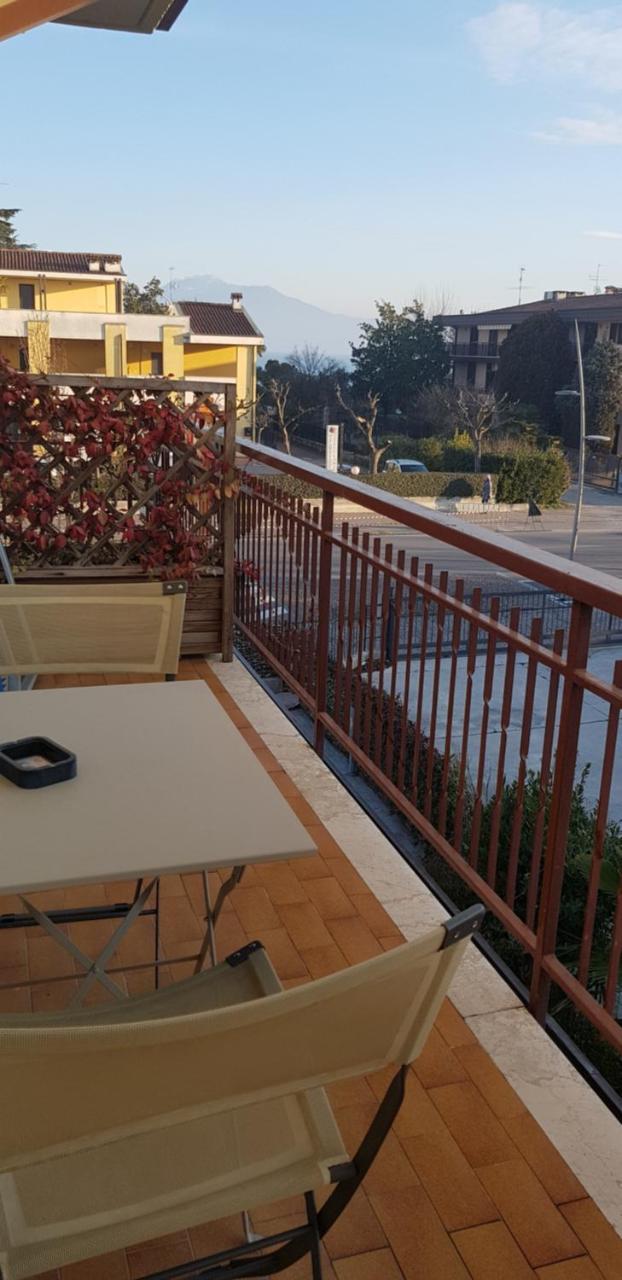Hotel Margherita Meuble Сирмионе Екстериор снимка